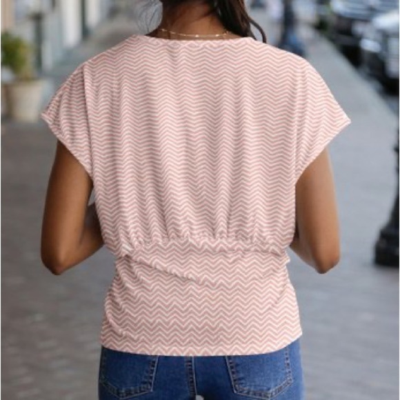 Nwt Aimee Pink & White Zig-Zag Short Cape Sleeve Knit Top Size 22W (P12) - Picture 2 of 6